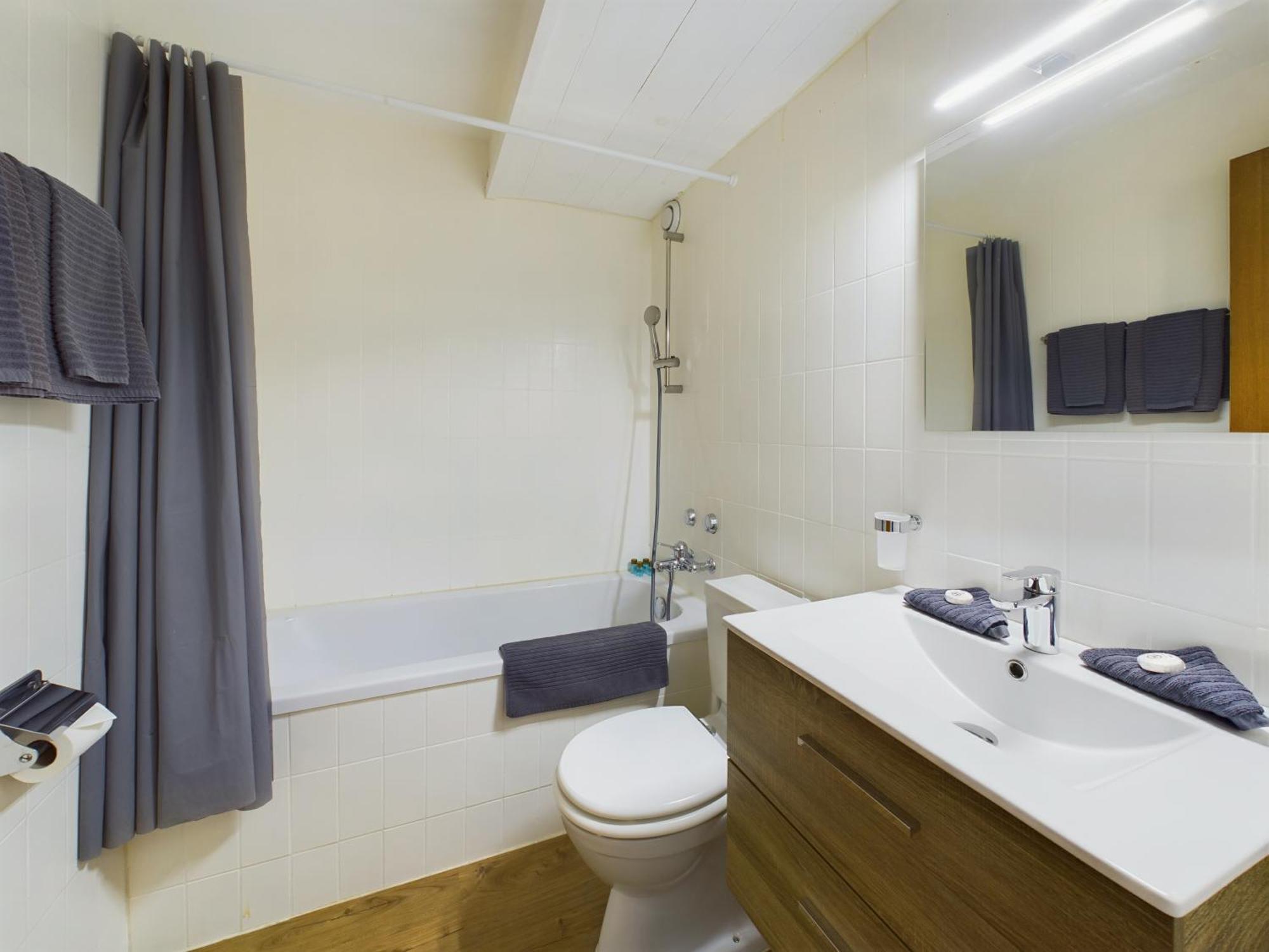 Alpine Retreat 4 Person Apartment Near Zermatt With Parking! تاش المظهر الخارجي الصورة