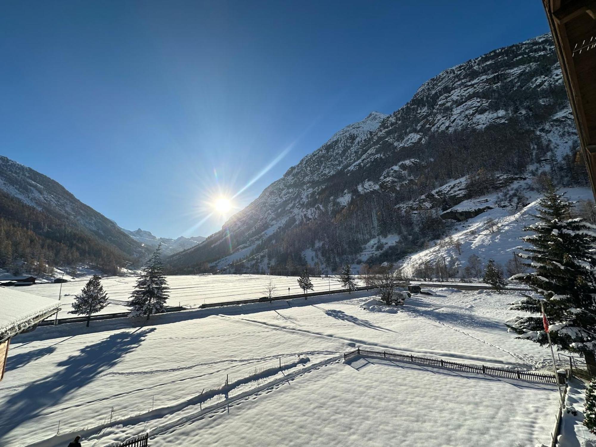 Alpine Retreat 4 Person Apartment Near Zermatt With Parking! تاش المظهر الخارجي الصورة